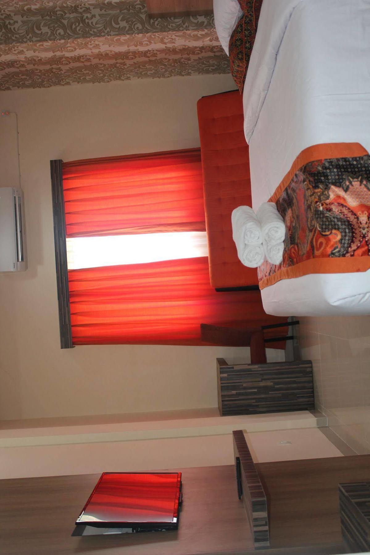 New D'Dhave Hotel Padang  Zewnętrze zdjęcie